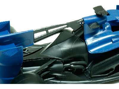 Red Bull Racing Renault RB6 - image 11