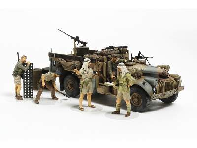 British LRDG Command Car - North Africa (w/7 Figures) - image 1