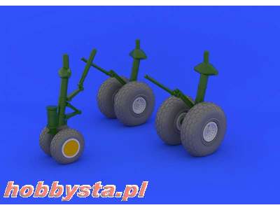 B-29 wheels 1/48 - Revell - image 1