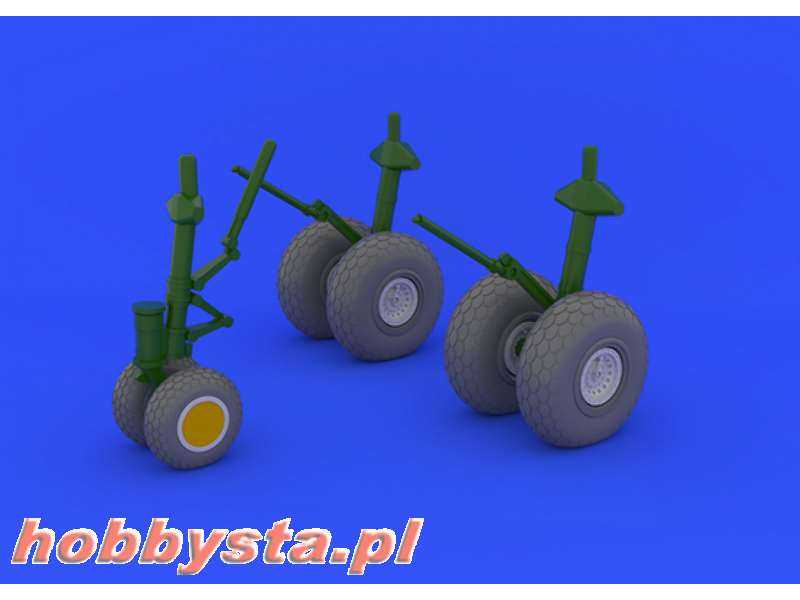 B-29 wheels 1/48 - Revell - image 1