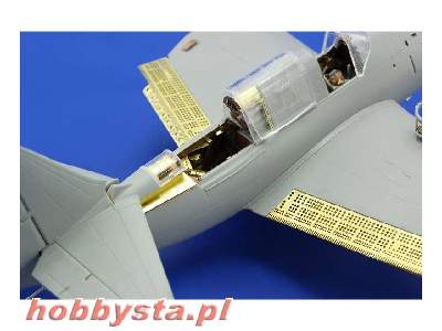 SB2C-4 S. A. 1/72 - Cyber Hobby - image 4