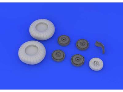 Ju 88 wheels early 1/32 - Revell - image 5