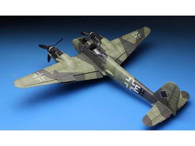 Messerschmitt Me410A-1 Hornisse High Speed Bomber - image 3