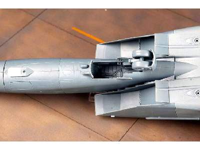 MiG-25 Foxbat - image 32