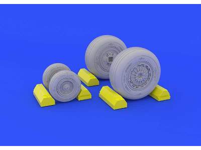 F-4C wheels 1/48 - Academy Minicraft - image 2