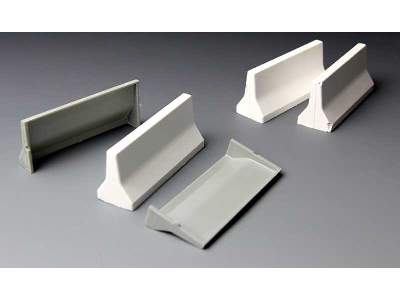 Concrete & Plastic Barrier Set - image 3