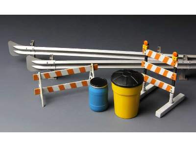Barricades & Highway Guardrail - image 2