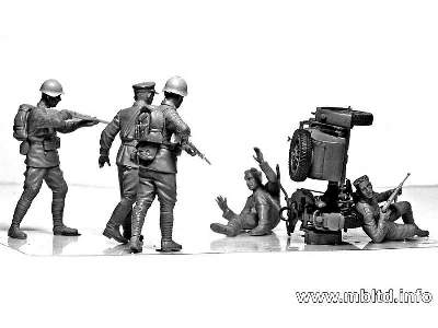 Accident. Soviet & German military men, summer 1941 - image 7
