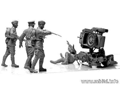Accident. Soviet & German military men, summer 1941 - image 9