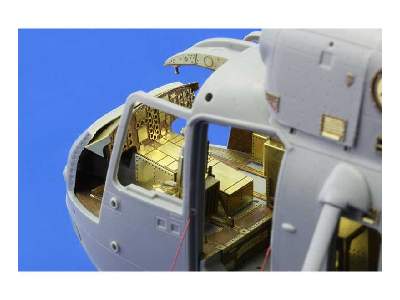 SH-3D Sea King interior S. A. 1/72 - Cyber Hobby - image 5