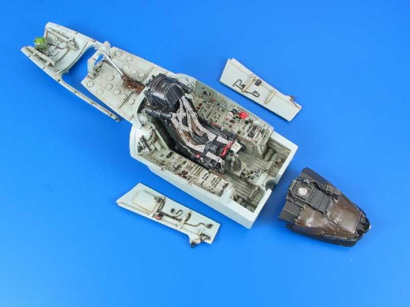 Su-27 Flanker B cockpit set (with clear parts) - Trumpeter - image 1