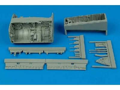 F-8 Crusader wheel bay - Trumpeter - image 1