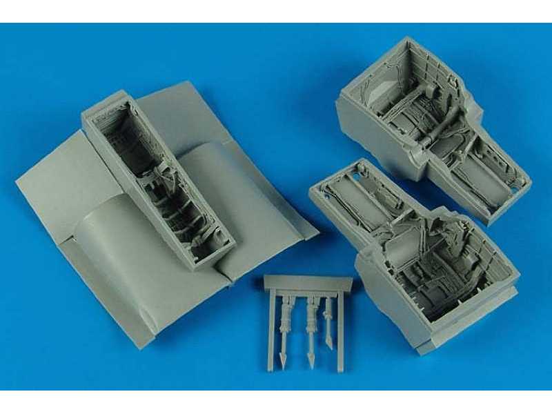 EF 2000A Typhoon wheel bay - Revell - image 1