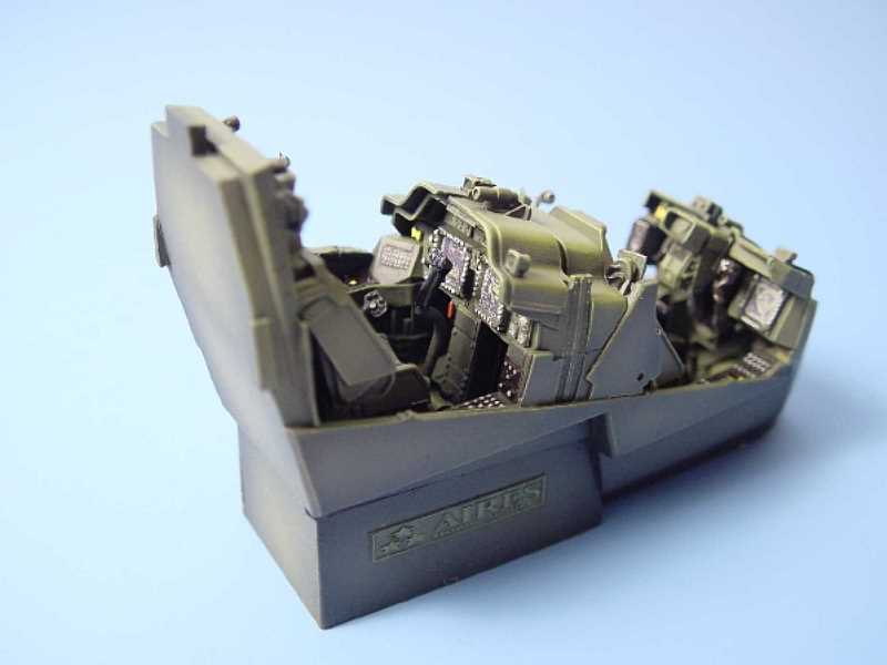 AH-64D LONGBOW APACHE cockpit set - Hasegawa - image 1