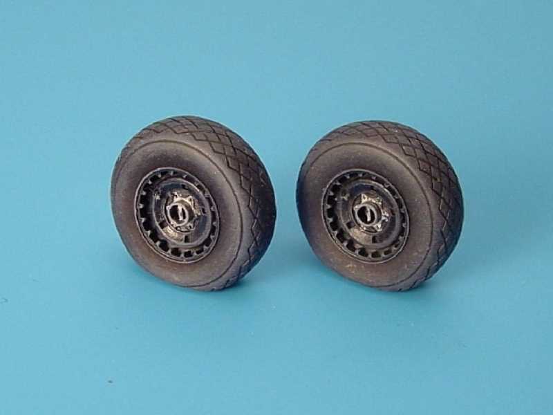 Me 262A SCHWALBE wheels + paint mask - Tamiya - image 1