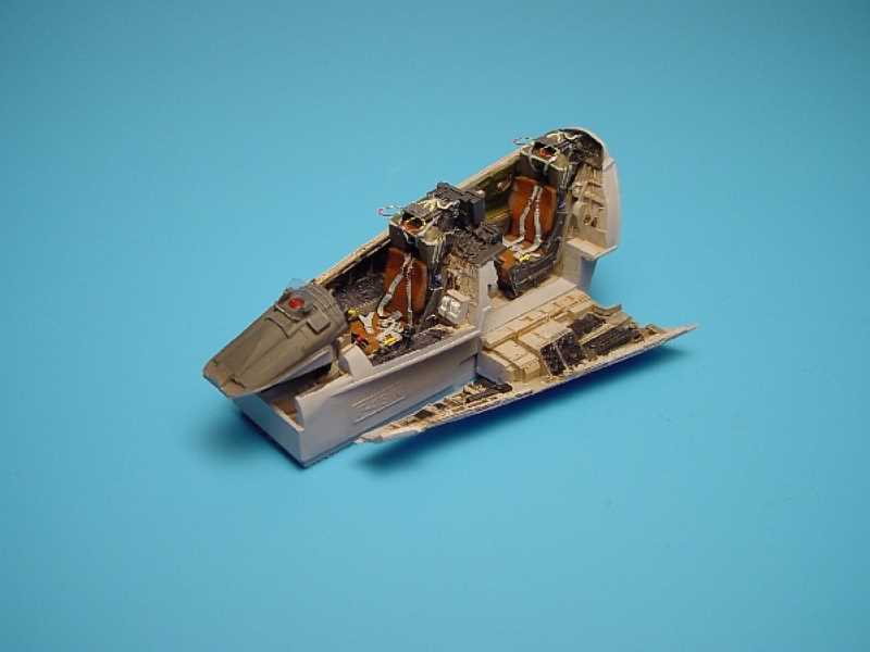 F-4B/N PHANTOM II cockpit set - Hasegawa - image 1 F-4B/N PHANTOM II cockpit set - Hasegawa - image 1