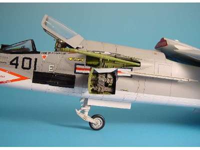 F-8E CRUSADER gun bay - Hasegawa - image 1