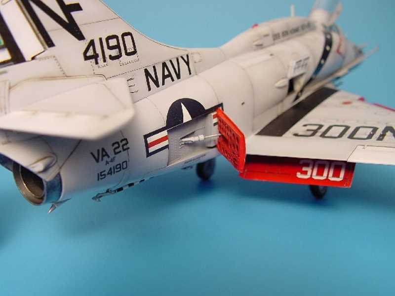 A-4E/F SKYHAWK open airbrakes set - Hasegawa - image 1