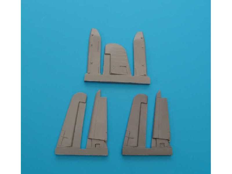 F4U-1 Corsair control surfaces - Tamiya - image 1