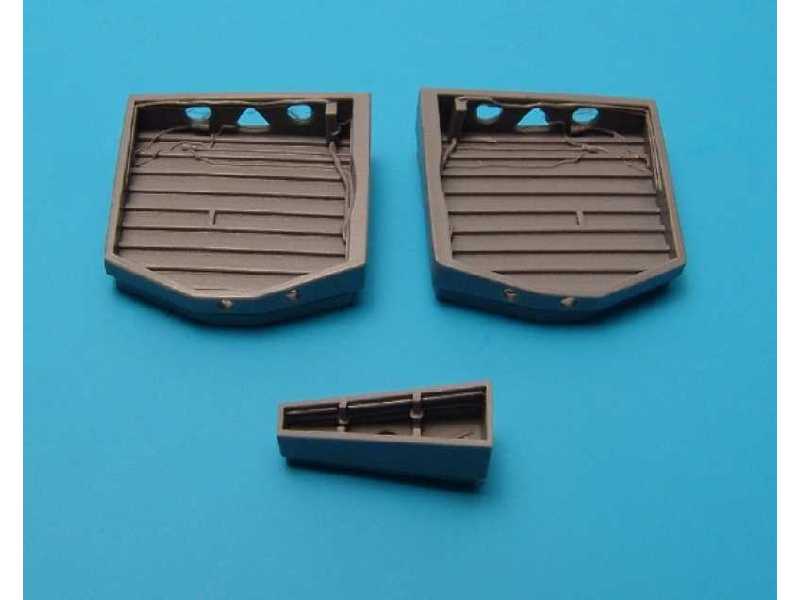 P-40 Warhawk wheel bay - Hasegawa - image 1 P-40 Warhawk wheel bay - Hasegawa - image 1