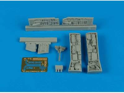 A-7E Corsair II electronic bay - Hasegawa - image 1