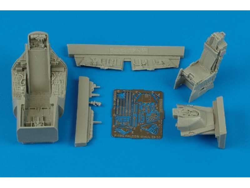 F-16C Falcon Block 25/32 cockpit set - Tamiya - image 1 F-16C Falcon Block 25/32 cockpit set - Tamiya - image 1