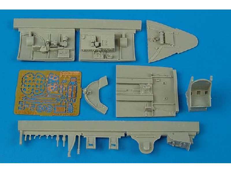 F6F-5 Hellcat cockpit set - Hasegawa - image 1