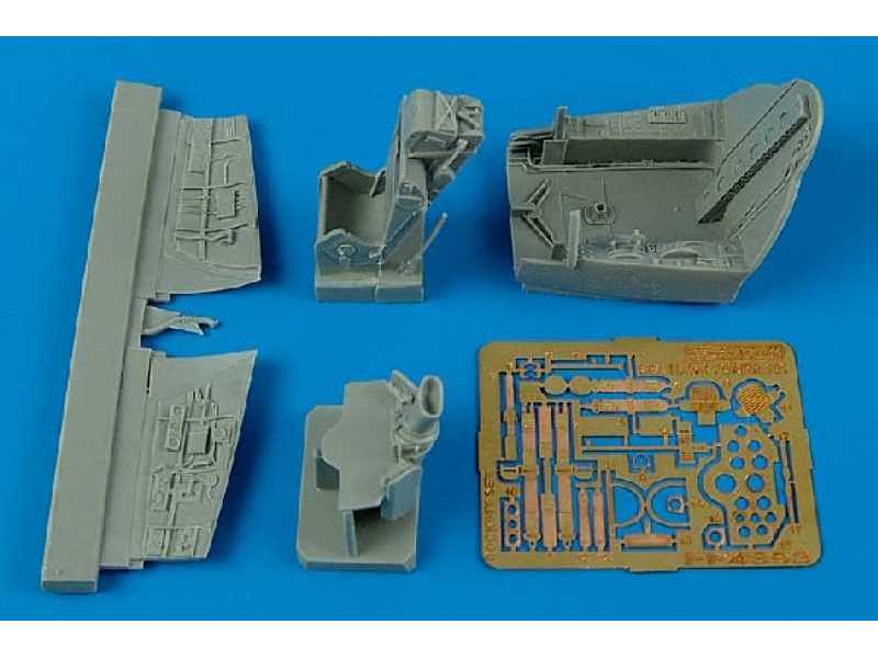 Seahawk FGA/RR. 101 cockpit set - Trumpeter - image 1