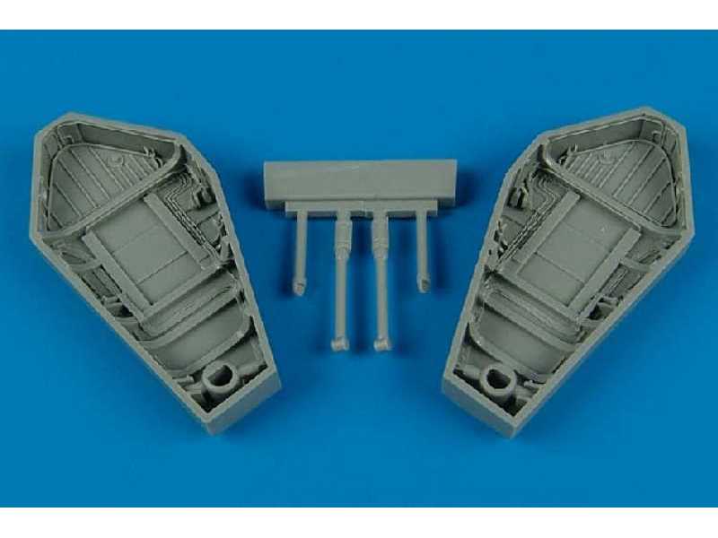 Wyvern Main wheel bay - Trumpeter - image 1