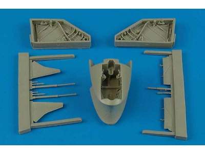 MiG-17F fresco C wheel bay - Hobby boss - image 1