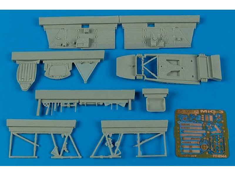 MiG-3 cockpit set - Trumpeter - image 1 MiG-3 cockpit set - Trumpeter - image 1