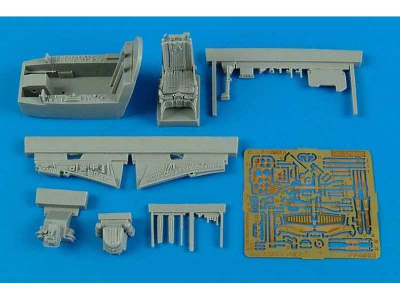 Yak-38M Forger A (late production) cockpit set - Hobby boss - image 1