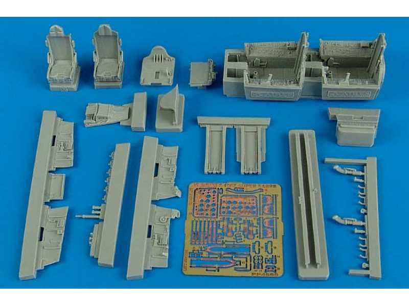 F-100F Super Sabre cockpit set - late v. - Trumpeter - image 1