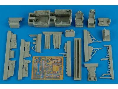 F-100F Super Sabre cockpit set - early v. - Trumpeter - image 1