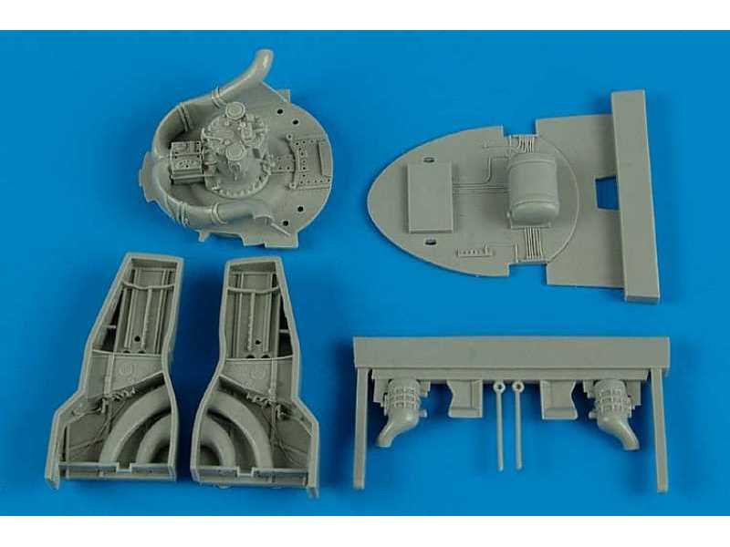 F8F-1 Bearcat wheel bay - Hobby boss - image 1