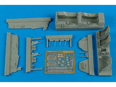 T-28 Trojan cockpit set - Roden - image 1