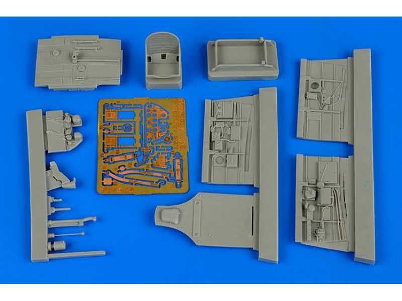 P-40M Kitty Hawk cockpit set - Hobby boss - image 1