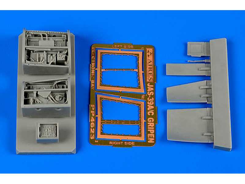 JAS-39C Gripen electronic bay - Kitty Hawk - image 1