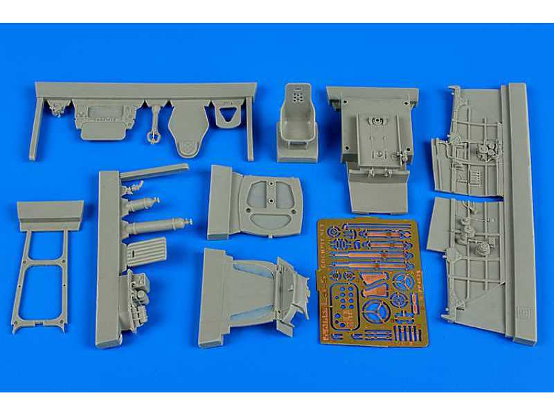 Lavochkin La-5 cockpit set - Zvezda - image 1