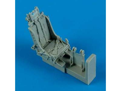 F-84G ejection seats with safety belts - Tamiya - image 1