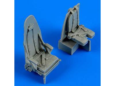 Mosquito Mk. IV seats with safety belts - Tamiya - image 1