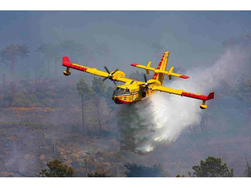 Canadair CL-415 - image 1 Canadair CL-415 - image 1