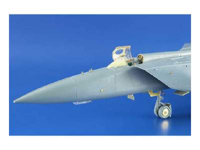 MiG-25PD/ PDS Foxbat exterior 1/48 - Kitty Hawk - image 5