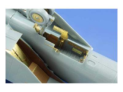 MiG-25 Foxbat air intakes & F. O.D.  1/48 - Kitty Hawk - image 3