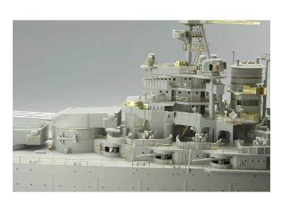 USS Arizona part 6 - superstructure 1/200 - Trumpeter - image 3