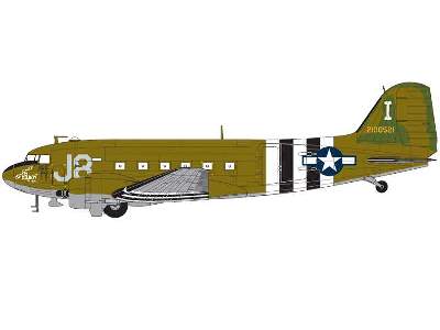 Douglas Dakota C-47 A/D Skytrain - image 2