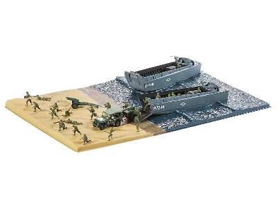 D-Day The Sea Assault  Gift Set - image 2