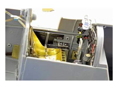 Spitfire Mk. II interior S. A. 1/32 - Revell - image 8