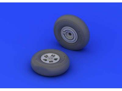 Spitfire Mk. I/II wheels 1/32 - Revell - image 2