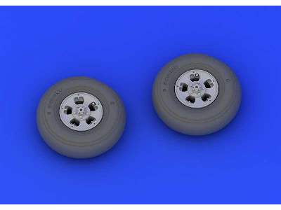 Spitfire Mk. I/II wheels 1/32 - Revell - image 4